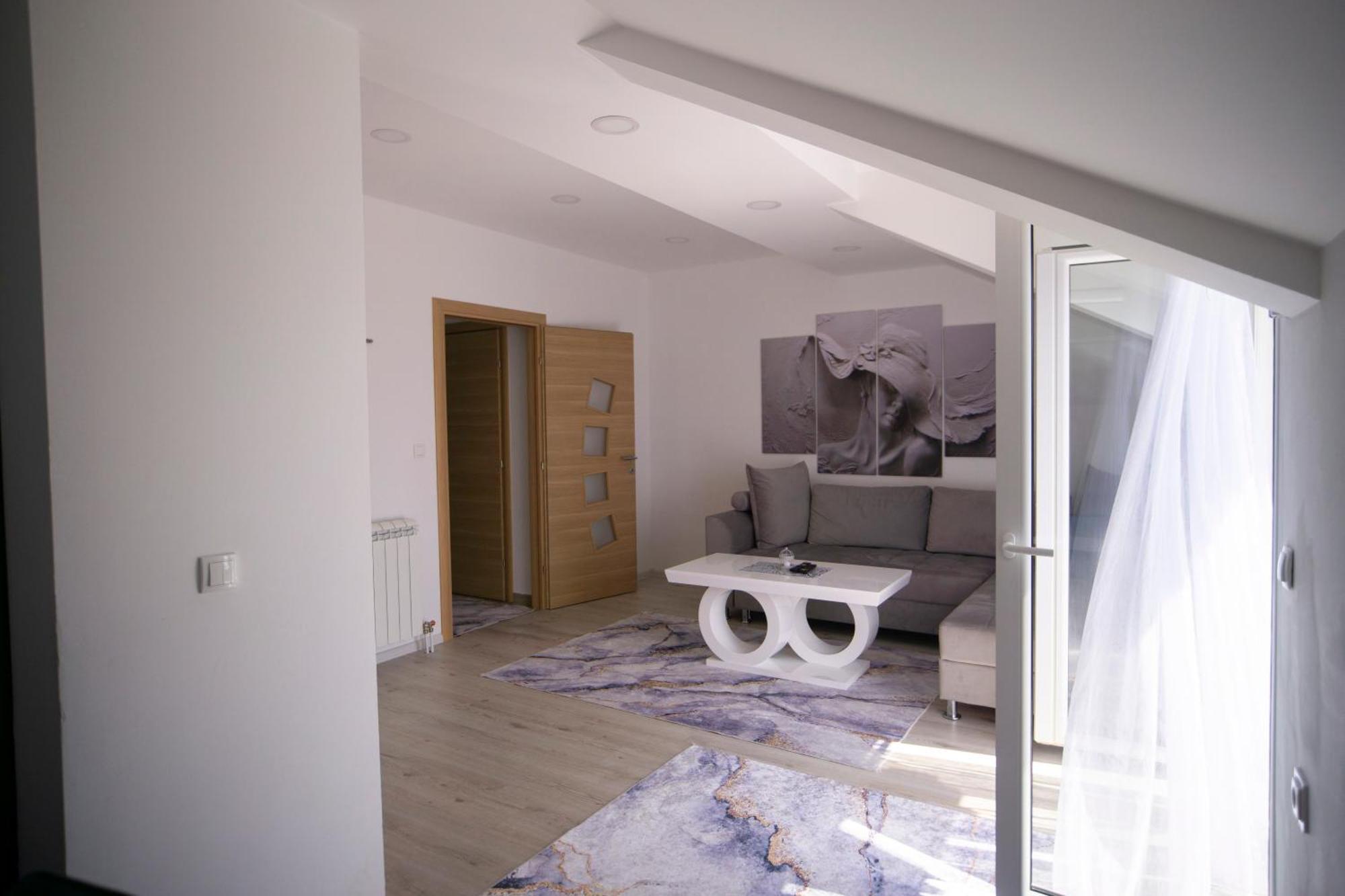 Luxury Apartments Milicevic Τρέμπινιε Εξωτερικό φωτογραφία