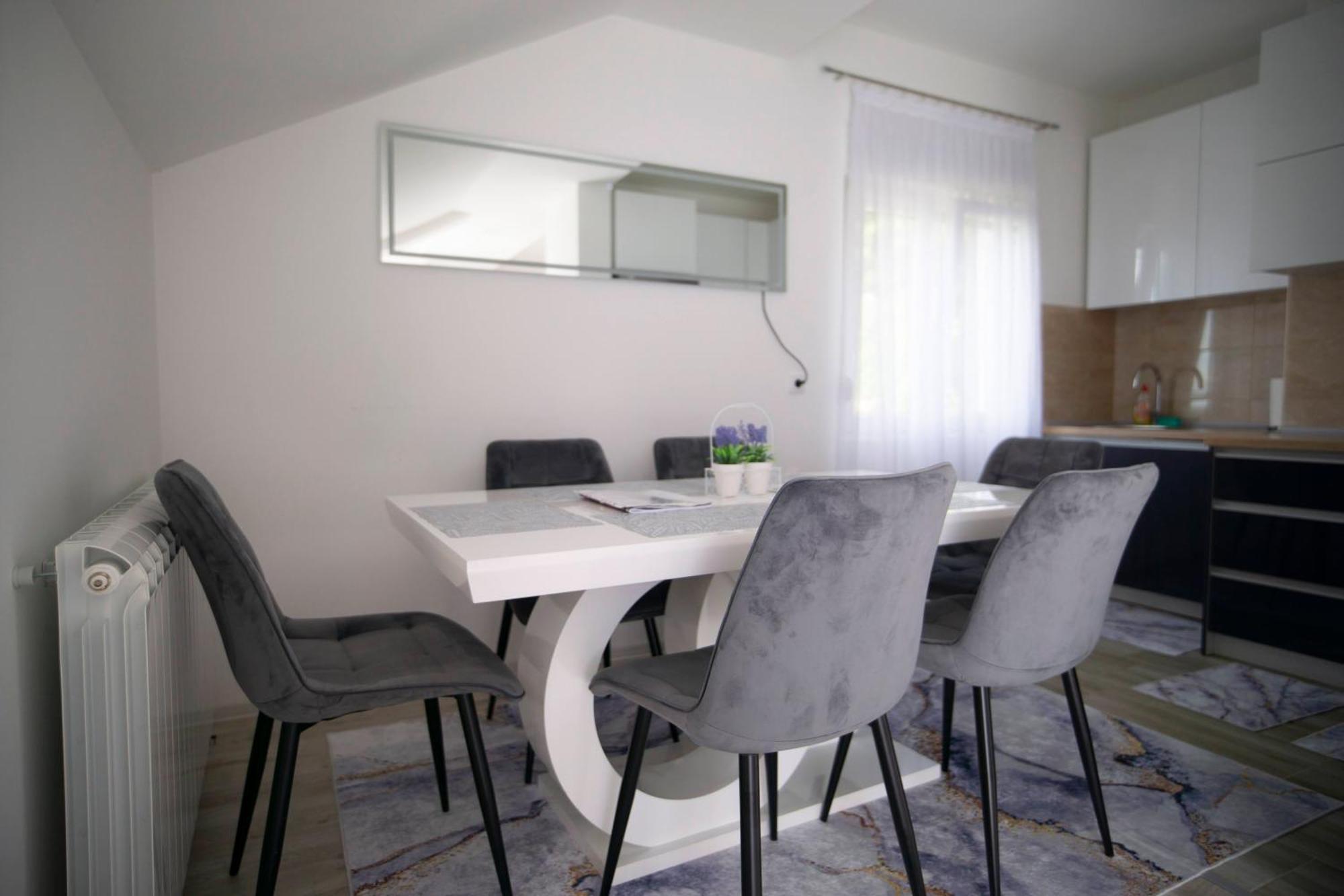 Luxury Apartments Milicevic Τρέμπινιε Εξωτερικό φωτογραφία